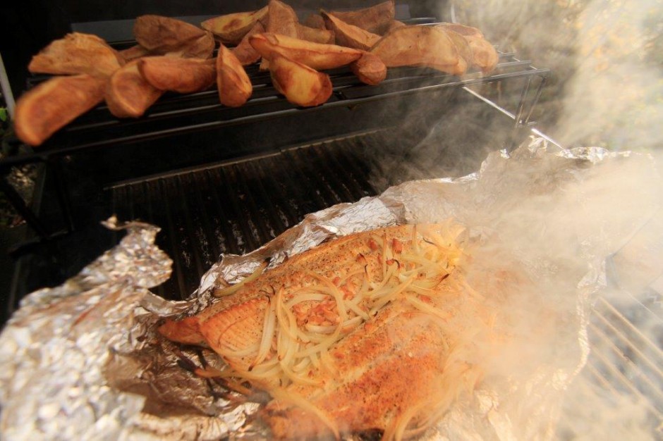 Smoked potatoes, onions and fish - Can't beat that